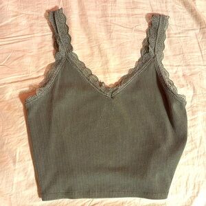 Gently worn American Eagle crop top Size M